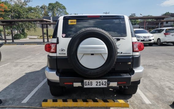 Selling White Toyota Fj Cruiser 2017 SUV / MPV in Cebu City-7