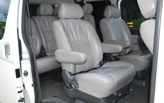 Sell White 2016 Toyota Hiace Van in Manila-8