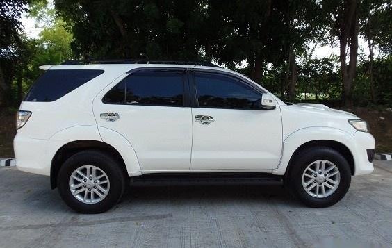 Sell White 2014 Toyota Fortuner SUV / MPV in Manila-4