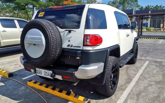 Selling White Toyota Fj Cruiser 2017 SUV / MPV in Cebu City-4