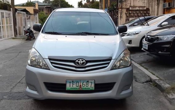 Selling Silver Toyota Innova 2011 SUV / MPV at Manual  in Manila-4