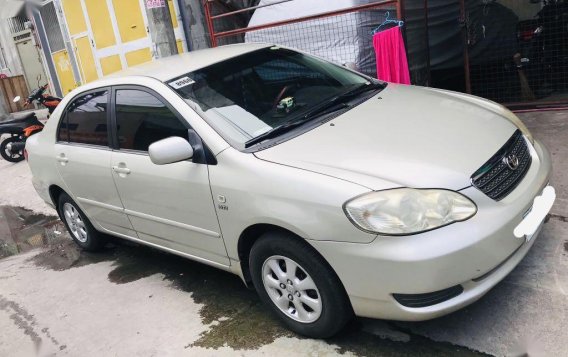 White Toyota Corolla Altis 2006 for sale in Monumento Circle-3