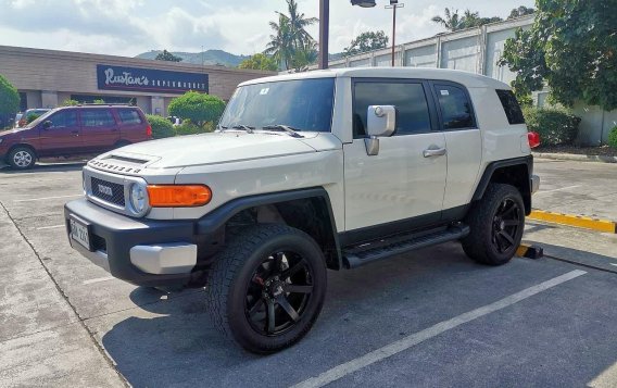 Selling White Toyota Fj Cruiser 2017 SUV / MPV in Cebu City-3