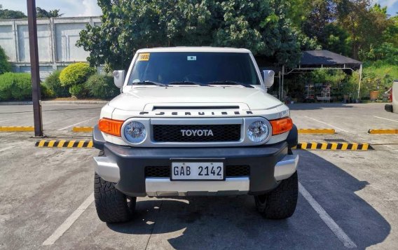 Selling White Toyota Fj Cruiser 2017 SUV / MPV in Cebu City-8