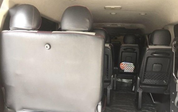 Selling White Toyota Hiace in Manila-9