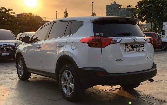 Selling White Toyota Rav4 in Manila-3