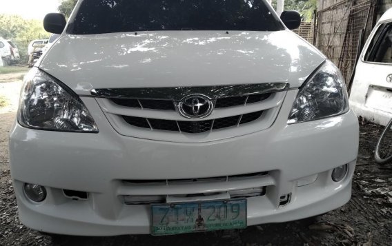 Sell White 2009 Toyota Avanza in Apalit-2