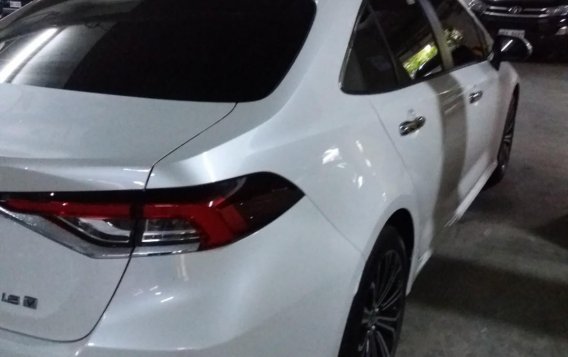 Sell White 2020 Toyota Corolla Altis in Manila-1