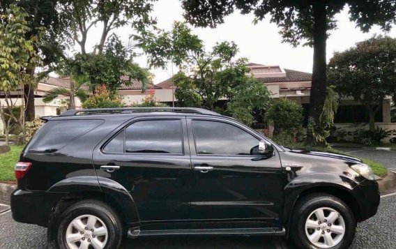 Black Toyota Fortuner 2011 for sale in Quezon City-2