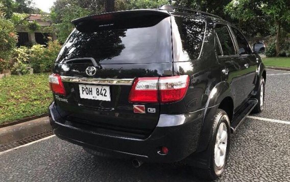 Black Toyota Fortuner 2011 for sale in Quezon City-3