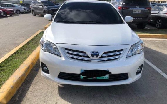 Sell Pearl White 2012 Toyota Corolla Altis in Paranaque City