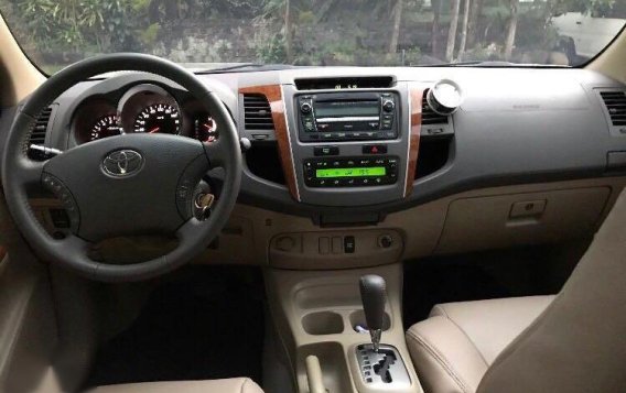 Black Toyota Fortuner 2011 for sale in Quezon City-9