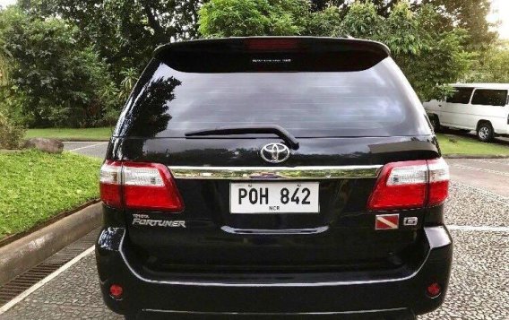 Black Toyota Fortuner 2011 for sale in Quezon City-4