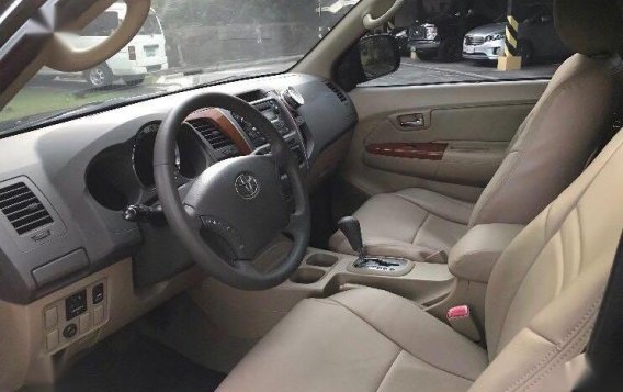 Black Toyota Fortuner 2011 for sale in Quezon City-7