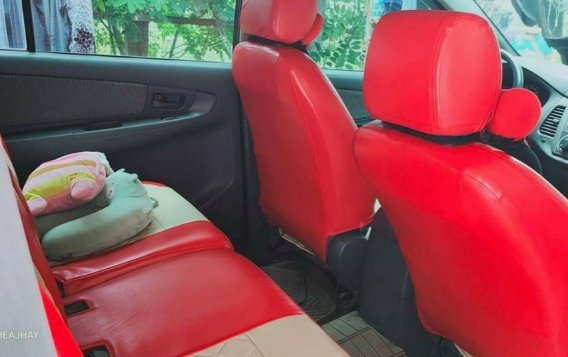 Selling Red Toyota Innova 2015 in Manila-8