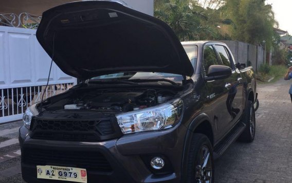 Black Toyota Hilux 2018 for sale in Bulacan-1