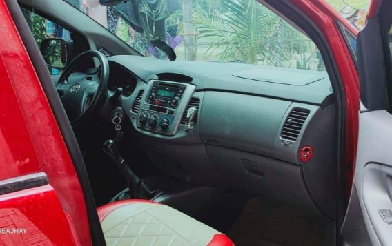 Selling Red Toyota Innova 2015 in Manila-7