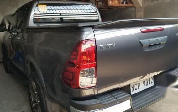 Black Toyota Hilux 2018 for sale in Bulacan-5