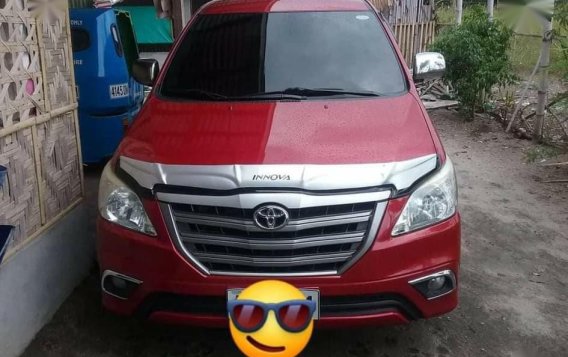 Selling Red Toyota Innova 2015 in Manila-3