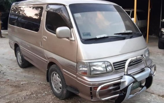 Sell Beige 2005 Toyota Hiace in Valenzuela