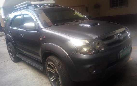 Sell Grey 2006 Toyota Fortuner in Quezon City-1