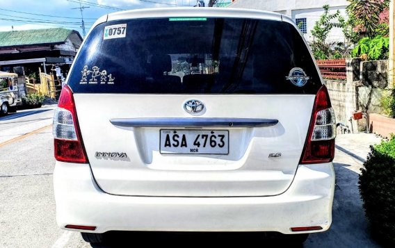 Selling White Toyota Innova 2015 in Guagua-3