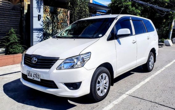 Selling White Toyota Innova 2015 in Guagua