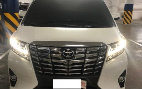 Sell White 2017 Toyota Alphard in Makati