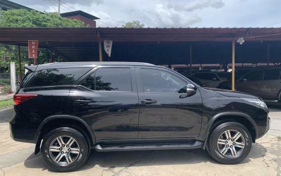 Selling Black Toyota Fortuner 2017 in Manila-1