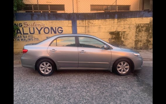 Selling Grey Toyota Corolla Altis 2012 in Quezon City-1