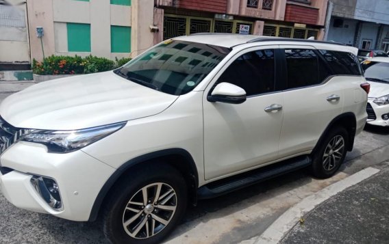 White Toyota Fortuner 2019 for sale in Manila-2