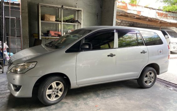 Silver Toyota Innova 2014 for sale in Angeles City-3