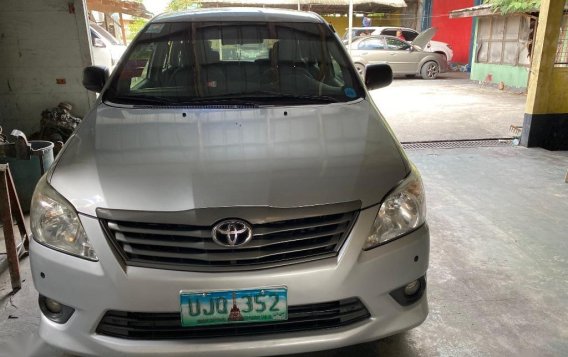 Silver Toyota Innova 2014 for sale in Angeles City-2