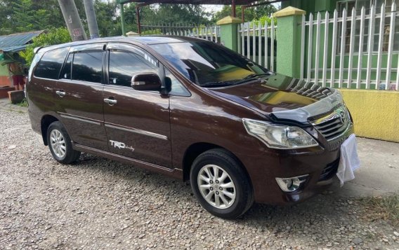 Brown Toyota Innova 2013 for sale in Cavite-6