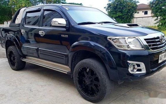 Selling Blue Toyota Hilux 2014 in Manila