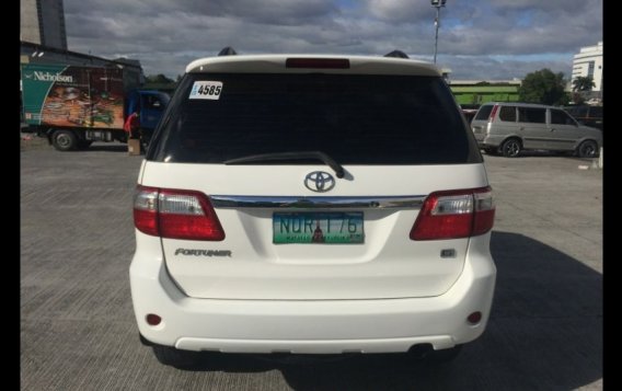 Sell White 2010 Toyota Fortuner in Parañaque-4