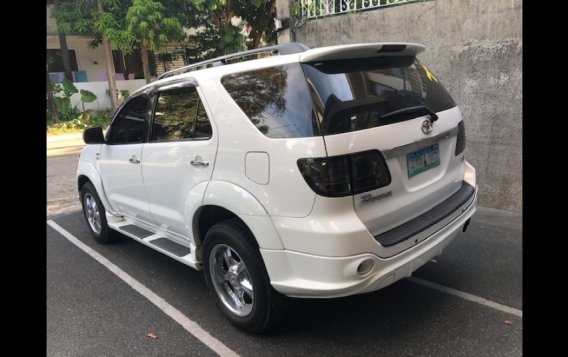 White Toyota Fortuner 2008 for sale in Manila-1