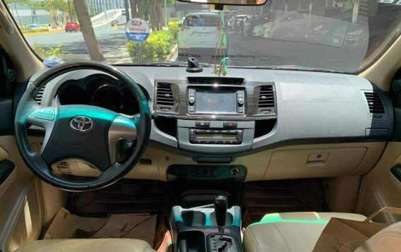 Selling Metallic Gold Toyota Fortuner 2018 in Taguig-5