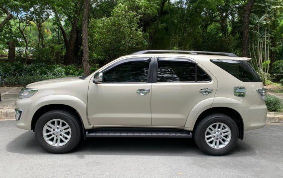 Selling Metallic Gold Toyota Fortuner 2018 in Taguig-2