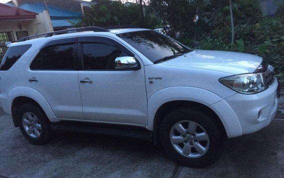 White Toyota Fortuner 2010 for sale in Manila-1