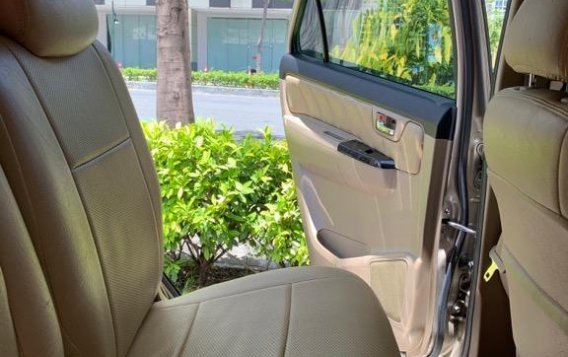 Selling Metallic Gold Toyota Fortuner 2018 in Taguig-6