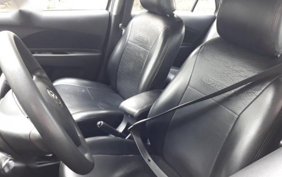 Sell Silver 2010 Toyota Vios in Mandaluyong-2