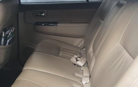 White Toyota Fortuner 2012 for sale in Manila-8