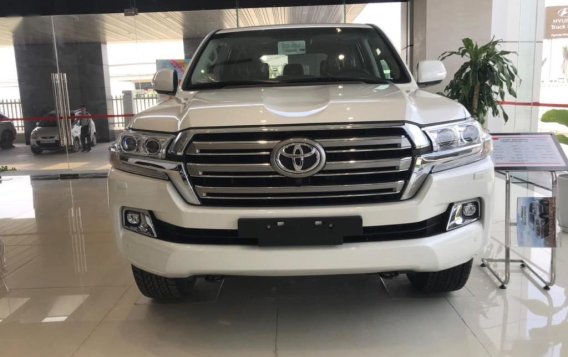 Sell White Toyota Land Cruiser in Makati