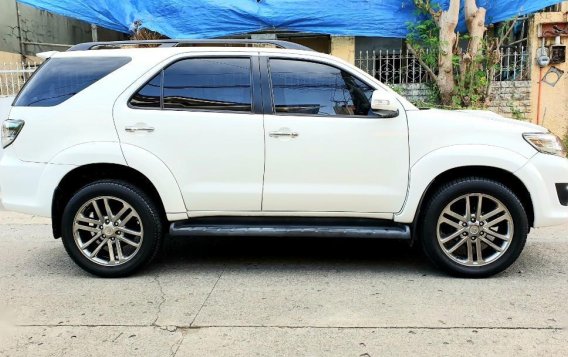 Sell White Toyota Fortuner in Manila-4