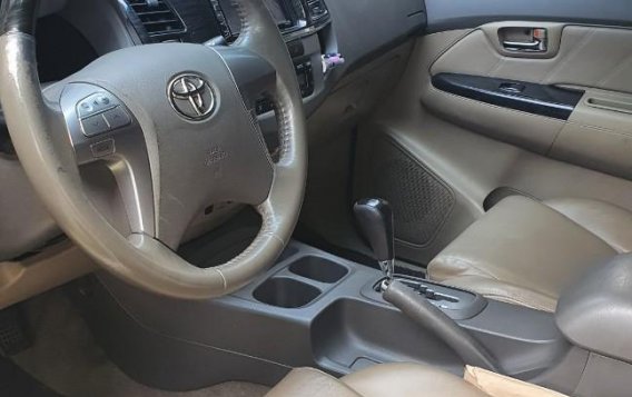 White Toyota Fortuner 2012 for sale in Manila-7
