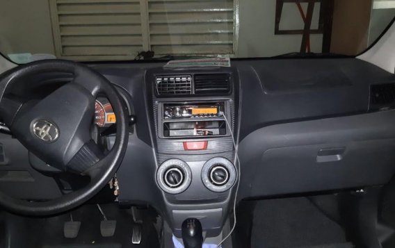 Grey Toyota Avanza 2015 for sale in Mandaluyong City-5