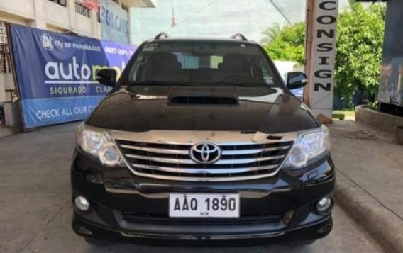 Selling Black Toyota Fortuner in Bacoor