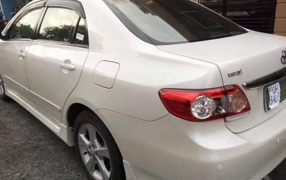 White Toyota Corolla altis for sale in Manila-6