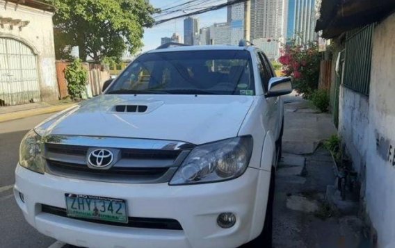 White Toyota Fortuner 2007 for sale in Manila-2
